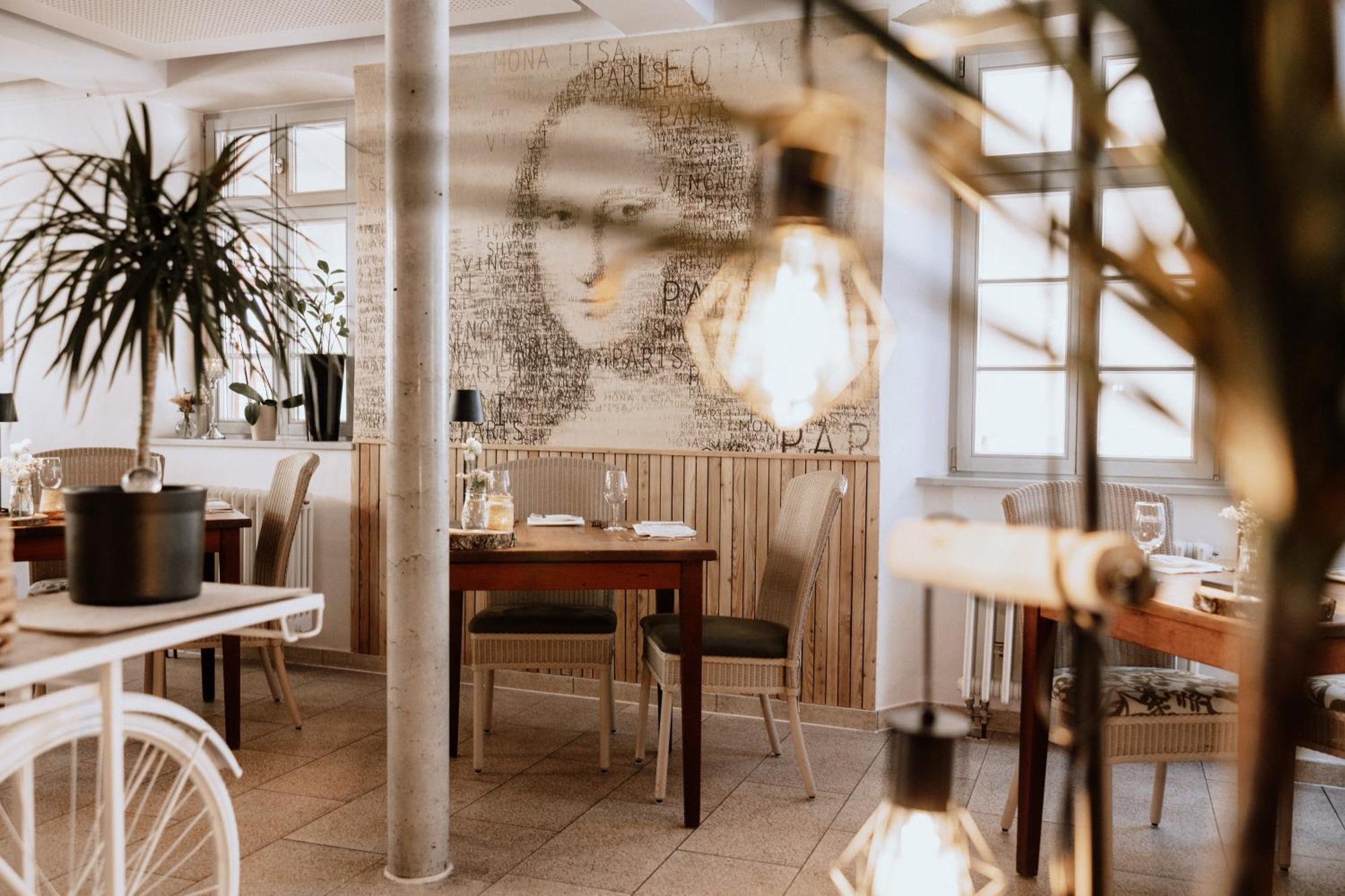 Landhotel Zum Schwanen Mit Restaurant Mona Liza Osthofen Екстериор снимка
